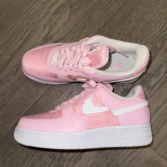 Pink Nike Air Force - Picture 2 of 5
